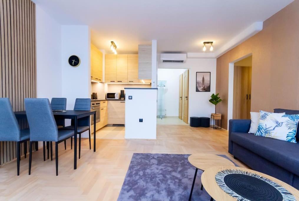 Gozsdu White Raven 3 - Terrace And Free Underground Parking Leilighet Budapest Eksteriør bilde