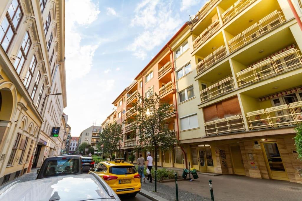 Gozsdu White Raven 3 - Terrace And Free Underground Parking Leilighet Budapest Eksteriør bilde